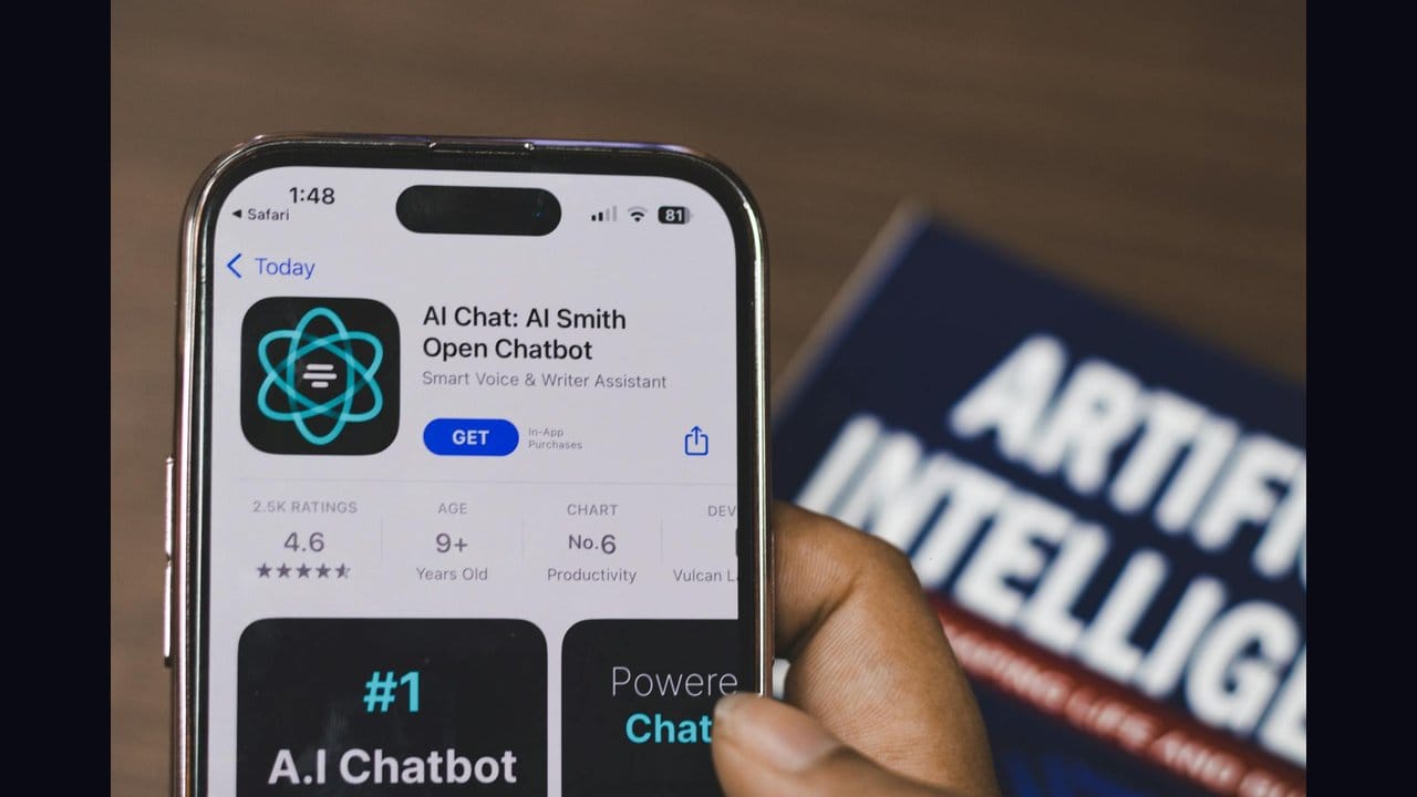 Claude Hits No. 1 on App Store As ChatGPT Users Defect to Anthropic